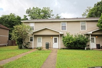 Building Photo - 8113 Stonebrook Dr