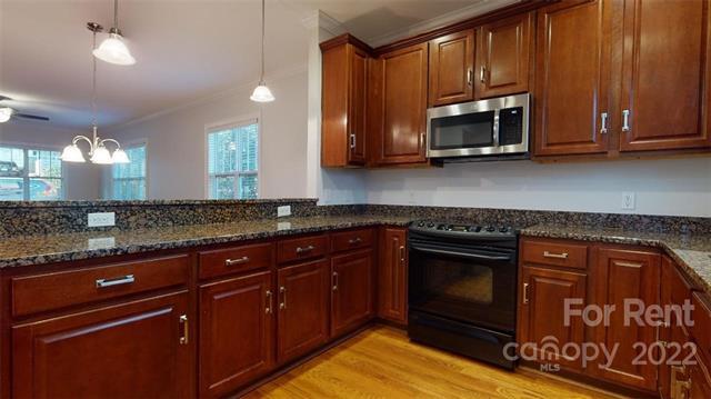 Building Photo - 311 Woodvale Pl