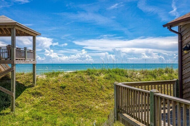 Foto del edificio - FURNISHED OFF-SEASON MONTHLY RENTAL-STARTING MID-SEPTEMBER '25 (CALL FOR AVAILABLE MONTHS)