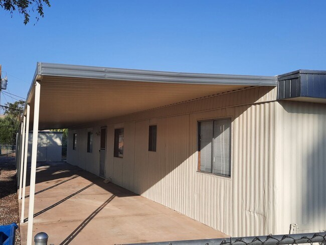 Building Photo - 1st Month Free!! 2 Bedroom/2Bath Mobile home with Arizona Room and Fully Fenced Yard.