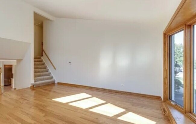 Foto del edificio - 315 E Valley Ln