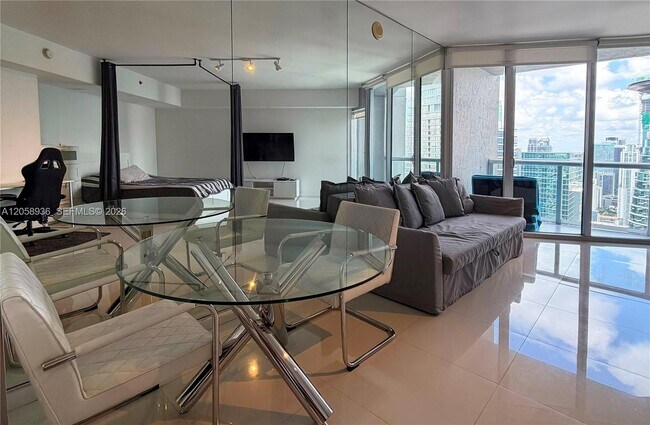 Foto del edificio - 475 Brickell Ave