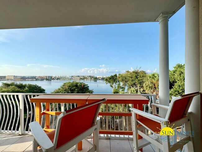 Building Photo - Prime waterfront Condo in downtown FWB!