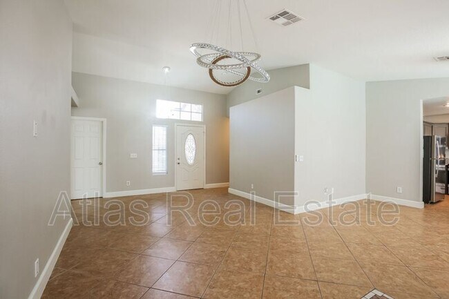 Foto del edificio - 627 Stonehurst Dr