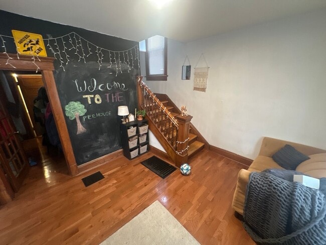 Foto del edificio - 1546 Highland St