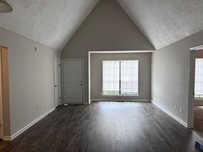 Foto del edificio - 8029 Marsh Mountain Rd