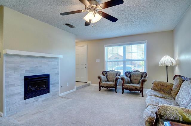 Foto del edificio - 1703 Creekpoint Dr