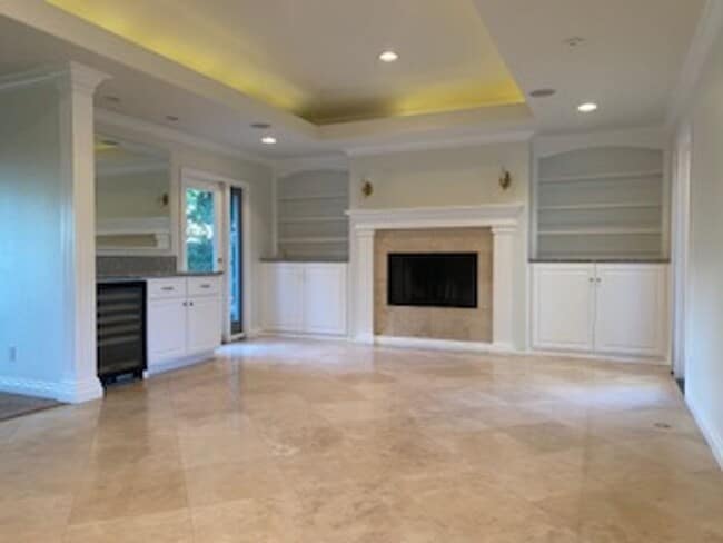 Foto del edificio - Elegant 4 bedroom, 3 bath large home locat...