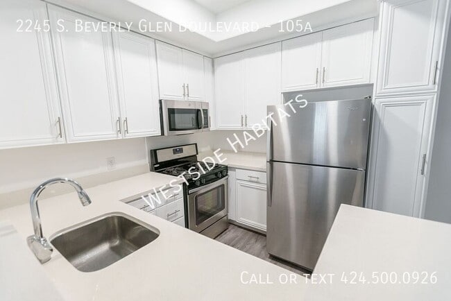 Building Photo - 2245 S Beverly Glen Blvd