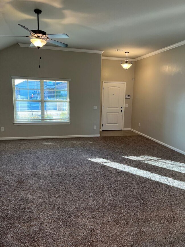 Building Photo - 4 BEDROOMS! - FIRST MONTH FREE!