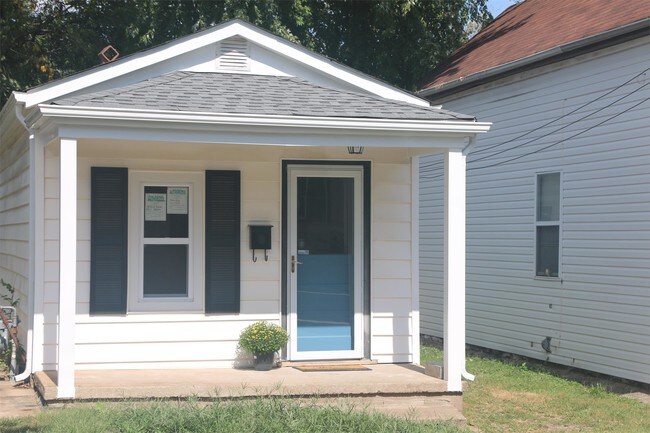 Building Photo - 113 E Velma Ave