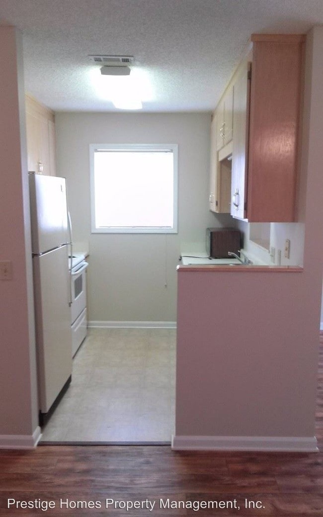 Building Photo - 2 br, 1.5 bath House - 101 Woodfield Place
