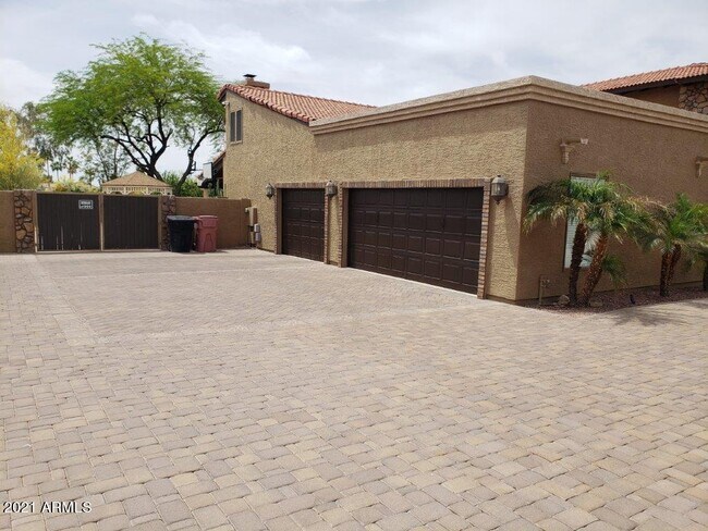 Foto del edificio - 12445 E Mountain View Rd