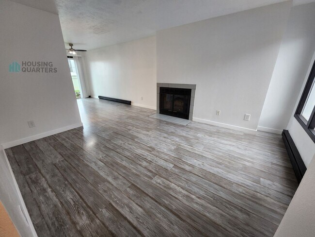 Foto del edificio - 2107 N Houk Rd