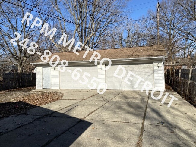 Building Photo - 28422 Parkwood St