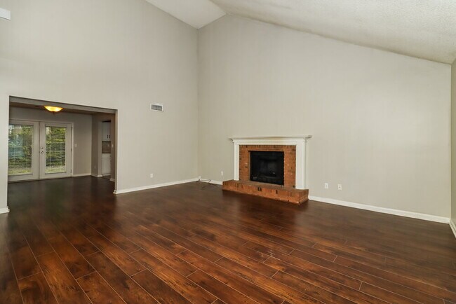 Foto del edificio - 2521 Country Lake Cir
