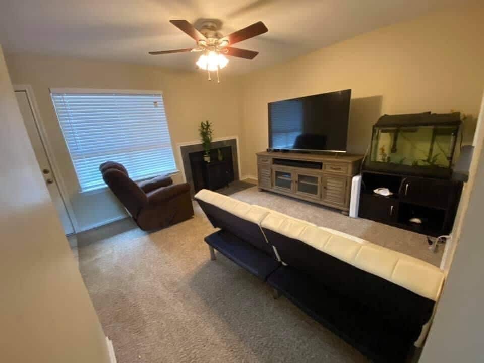 Living Room - 1900 Dartmouth St