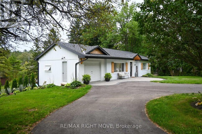 Building Photo - 4287 Huronia Rd