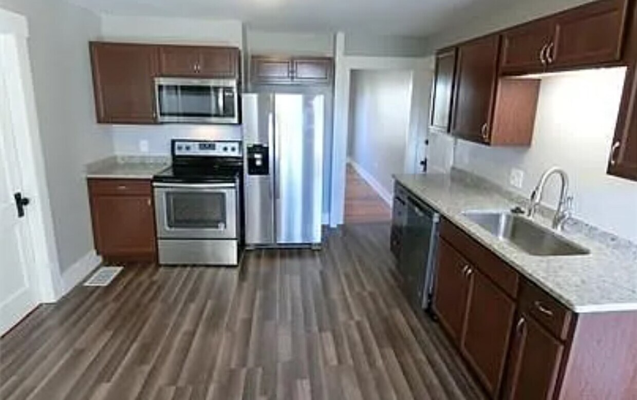 Building Photo - 19 Cross St