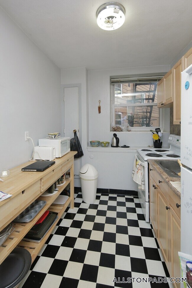 Building Photo - 20 Armington St