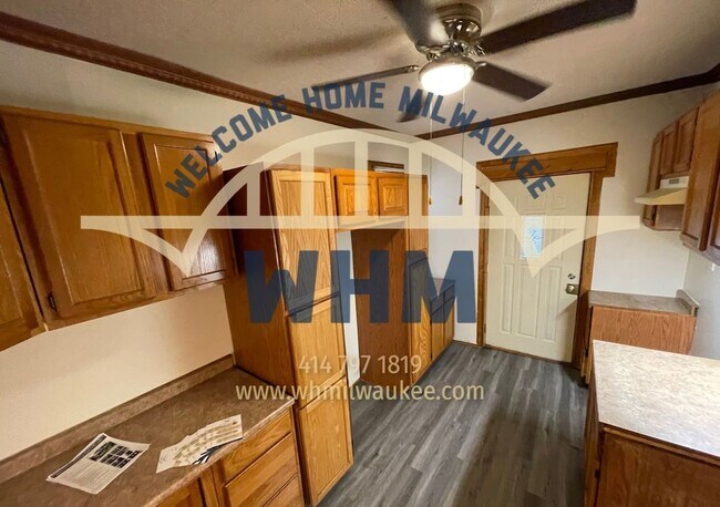 Building Photo - This 3 Bedroom Single Family Home in Milwa...
