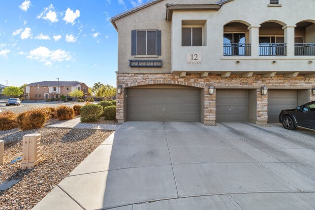 Foto del edificio - 470 N 168th Ln