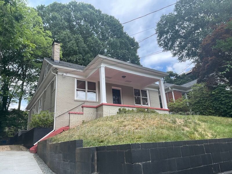 Primary Photo - 639 Somerset Terrace NE