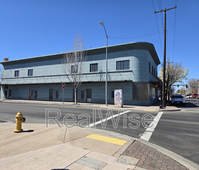Building Photo - 502 SW Evergreen Ave