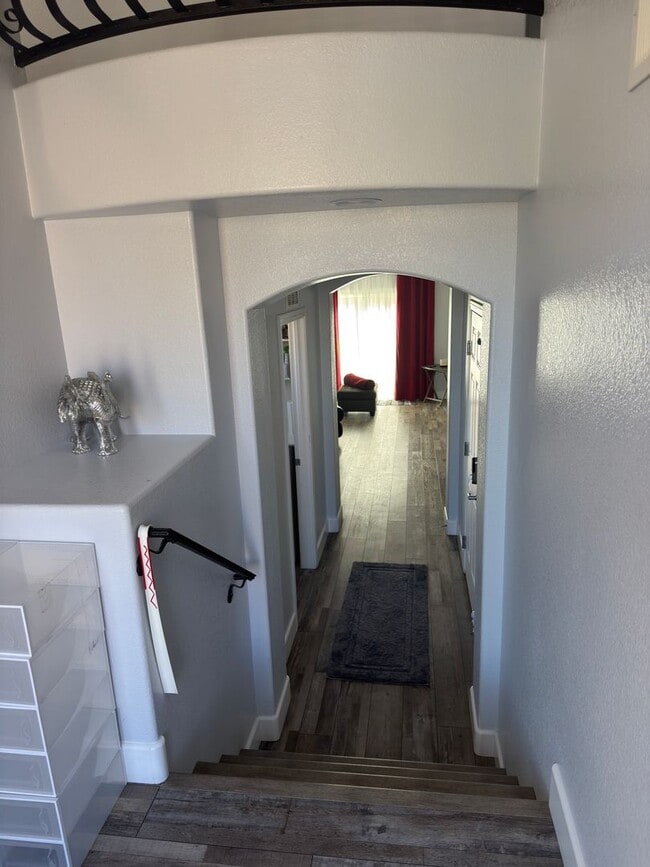 Foto del edificio - 3 Bed  home FULLY FURNISHED