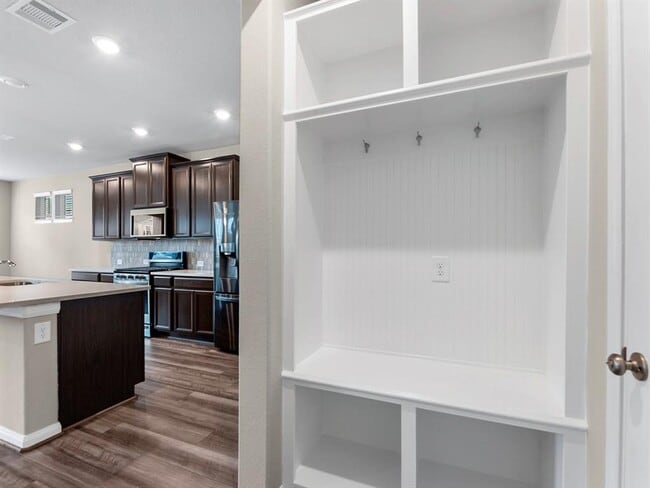 Building Photo - 1528 Parkland Oak Dr