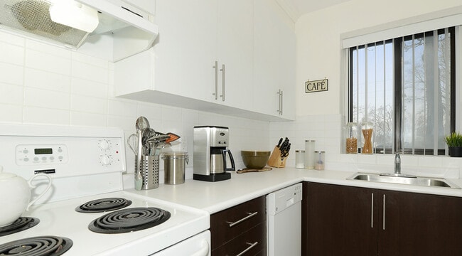 Photo du bâtiment - Pleasant Manor