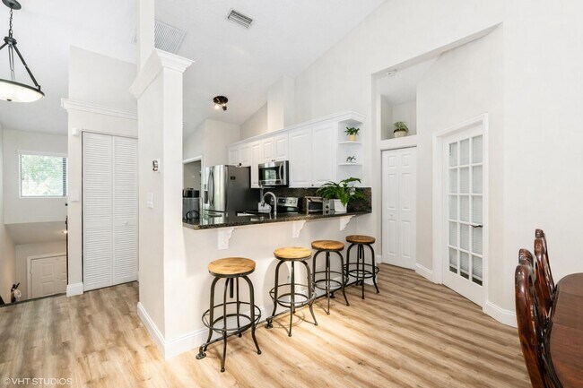 Foto del edificio - 805 Harbour Pointe Way