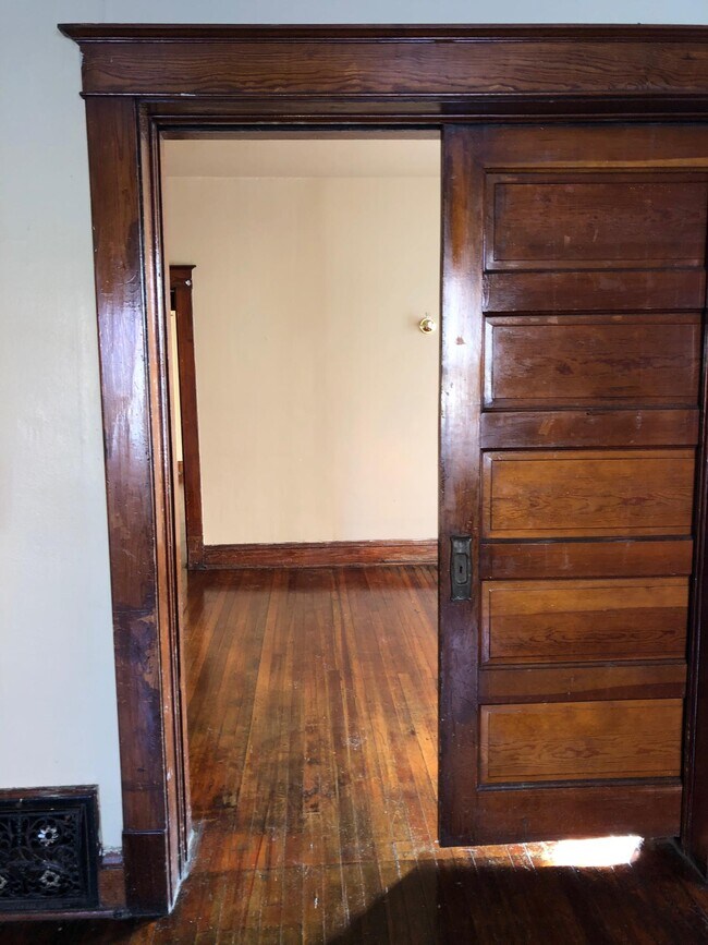 Building Photo - 1122 Isadore St