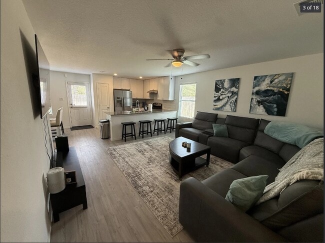 Foto del edificio - 13831 Barn Door