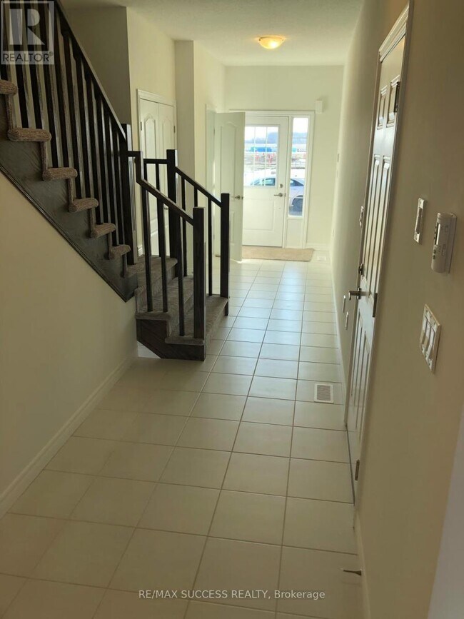 Building Photo - 23 Lloyd Davies Wy