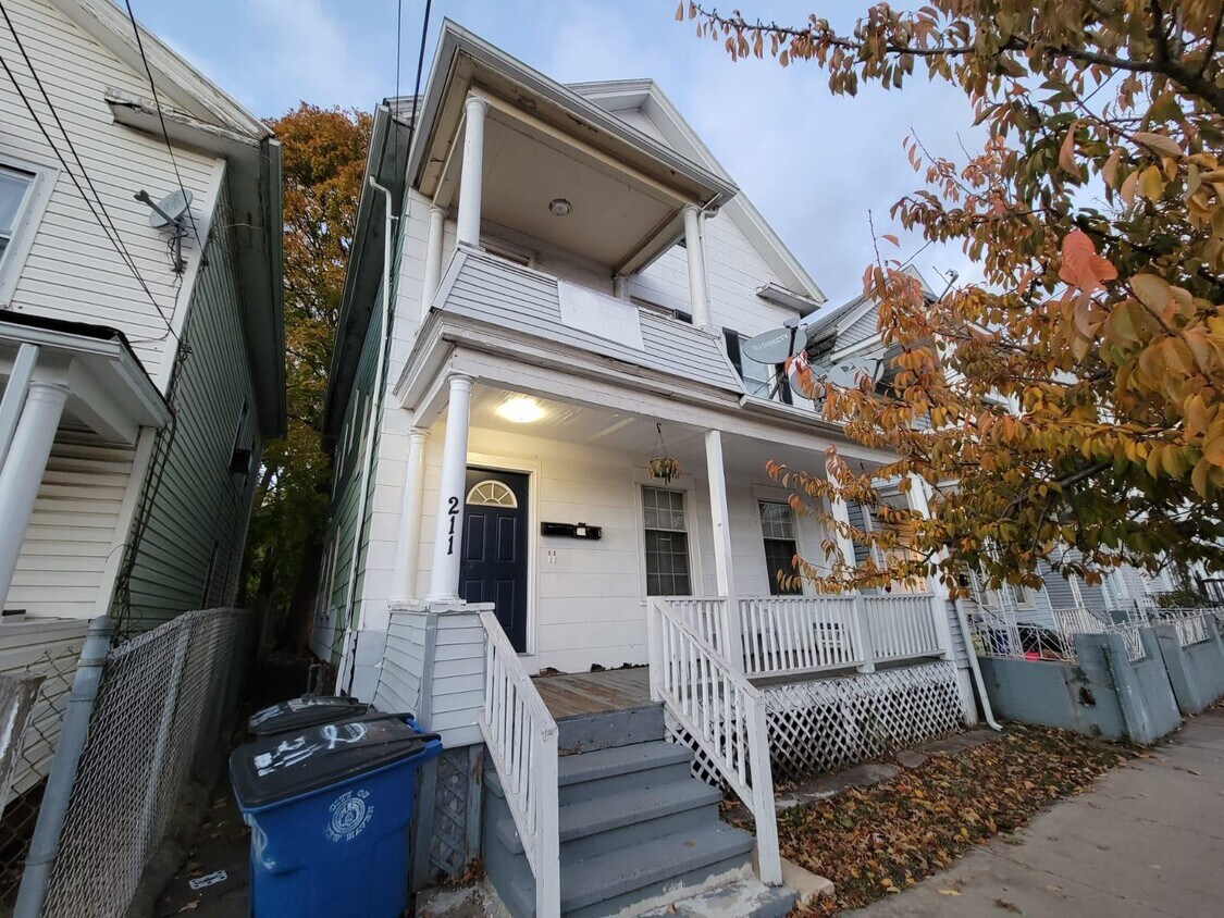 Foto principal - 211 Saltonstall Ave