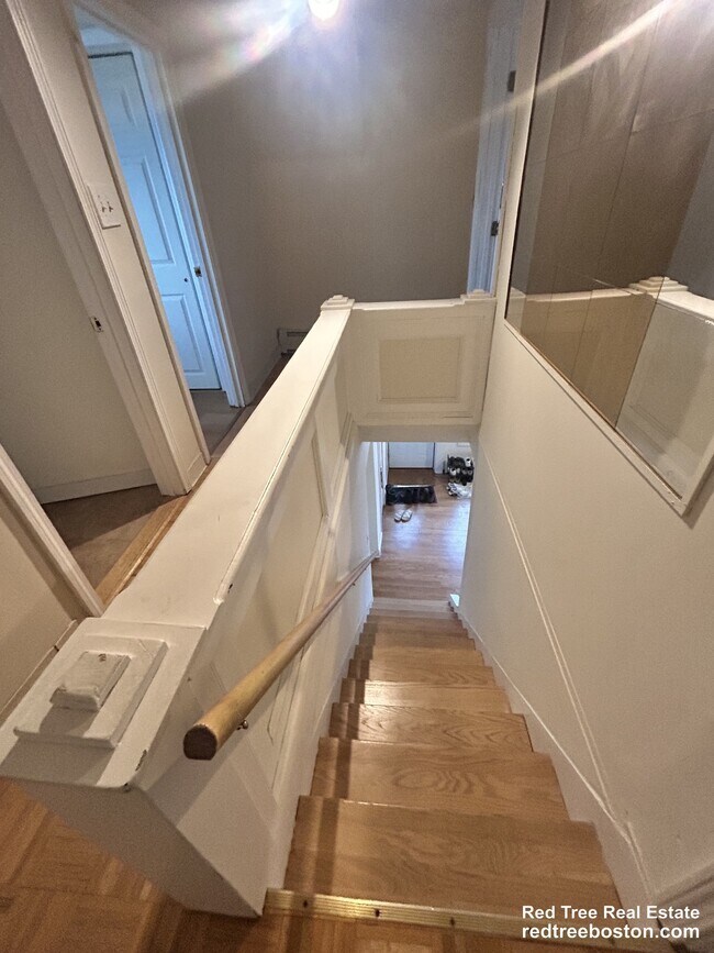 Foto del edificio - 12 Village St