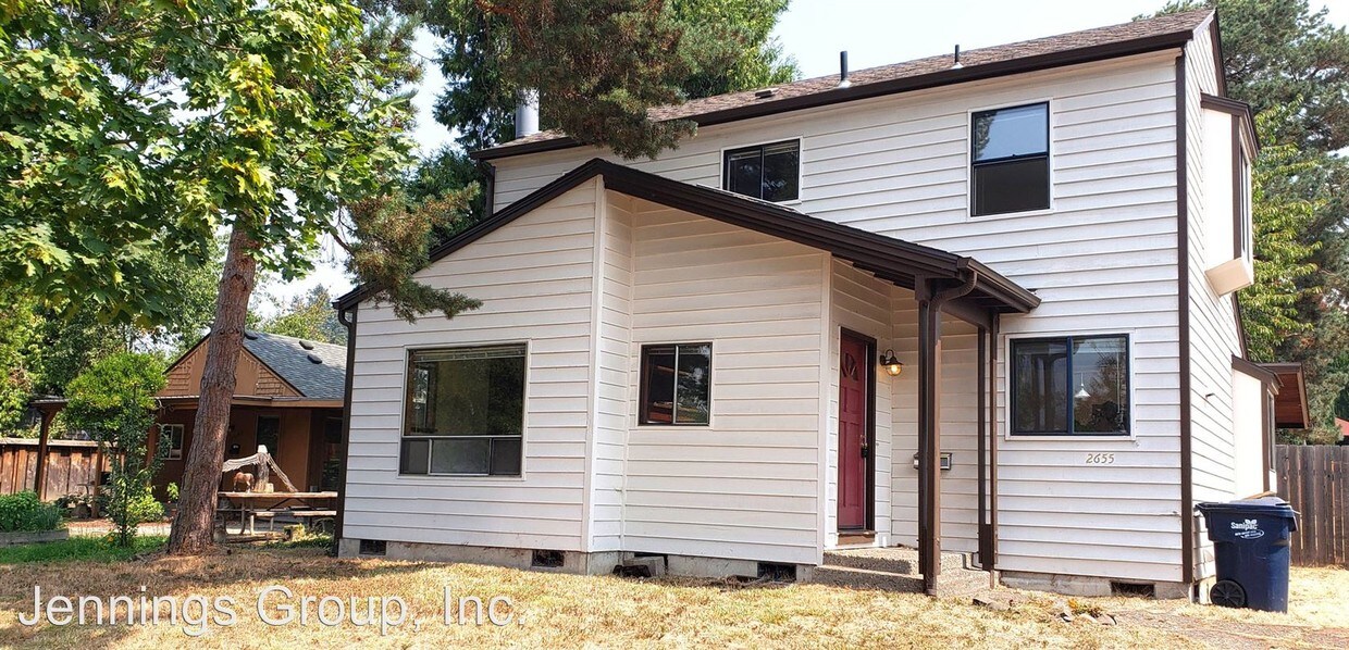 Primary Photo - 4 br, 2 bath Apartment - 2655 Harris St.