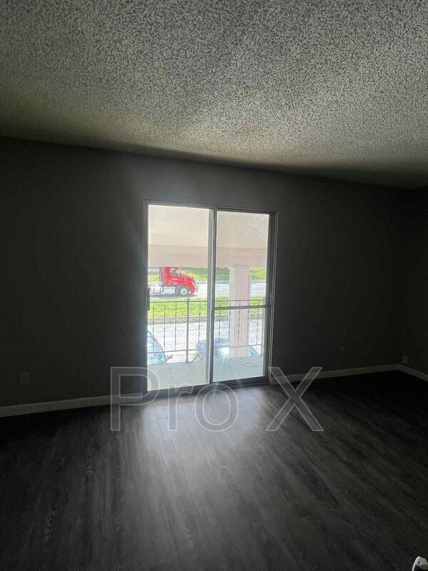 Foto del edificio - 2027-2037 S River St