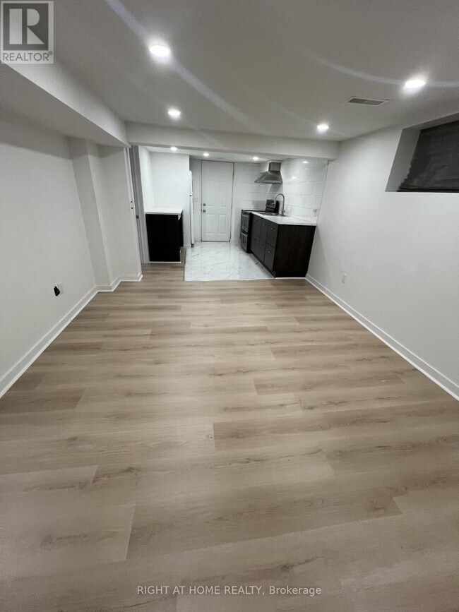 Photo du bâtiment - 186 Schell Ave