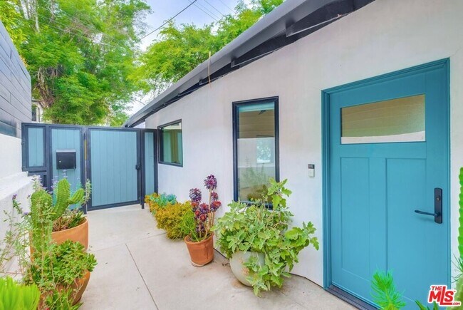 Foto del edificio - 2124 Montana St