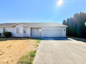 Building Photo - 5011 NE 129th Ave