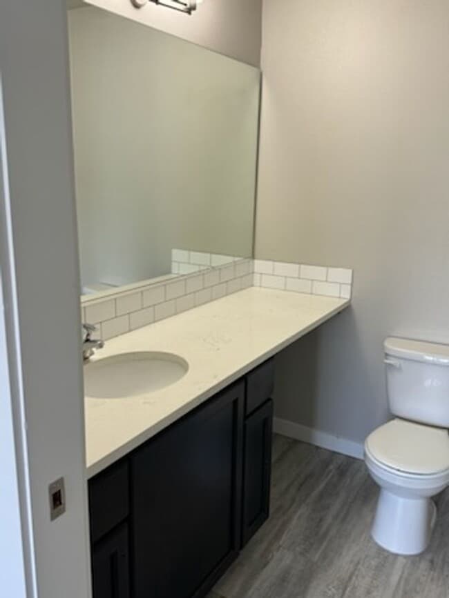 Building Photo - Whether you just want the extra room or need it for your family, our townhomes are calling!!