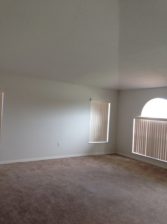 Foto del edificio - 7166 Summit Dr