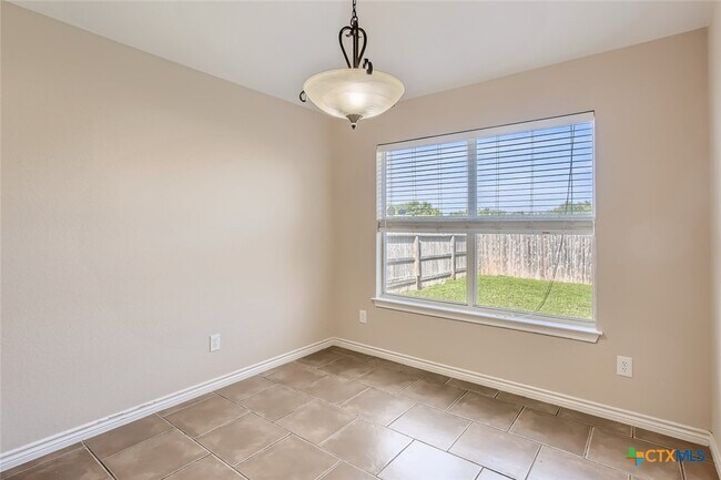 Foto del edificio - 3032 Douglas Fir Dr