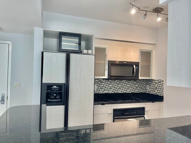 Photo - 335 S Biscayne Blvd Apartment