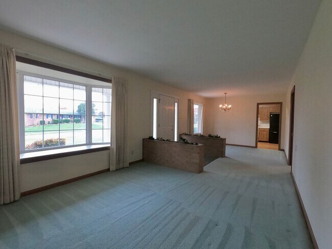 Foto del edificio - ALL ONE LEVEL IN THE HALLS COMMUNITY! 2 BD...