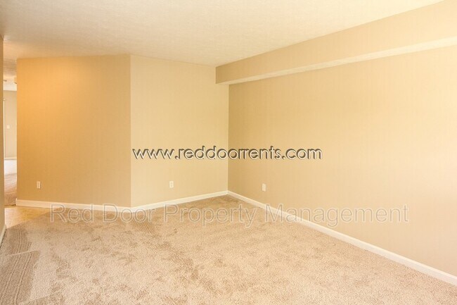 Building Photo - 4230 Carson Ln