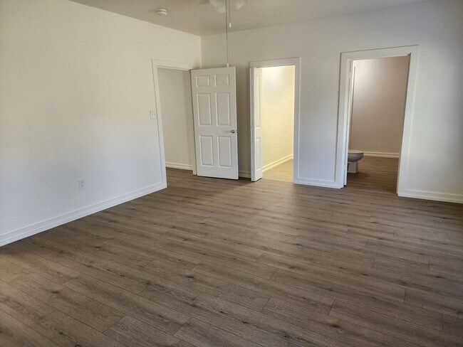 Building Photo - Spacious 3/2 home in Jennings!