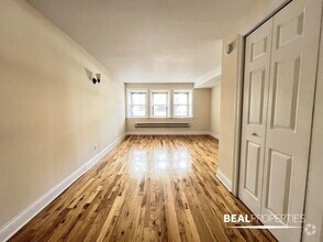 Building Photo - 1347 N Dearborn St